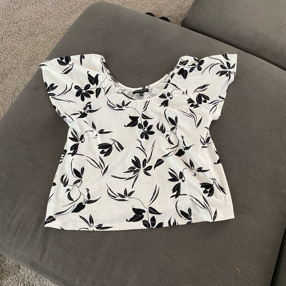 Banana republic Scoop neck flutter sleeve blouse